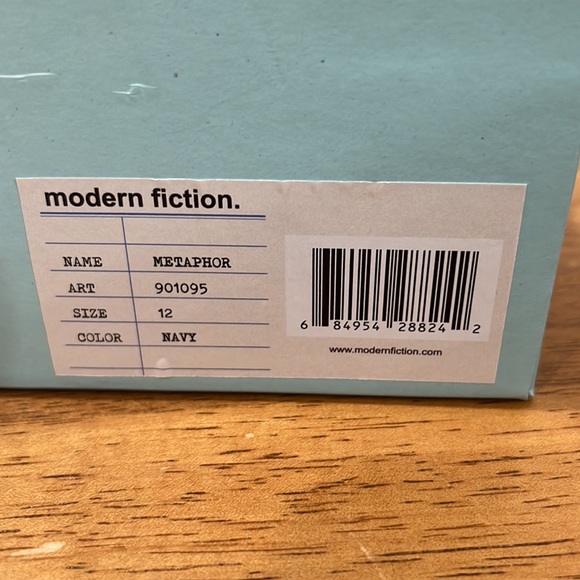 Modern Fiction Casual Sneaker - Picture 7 of 7